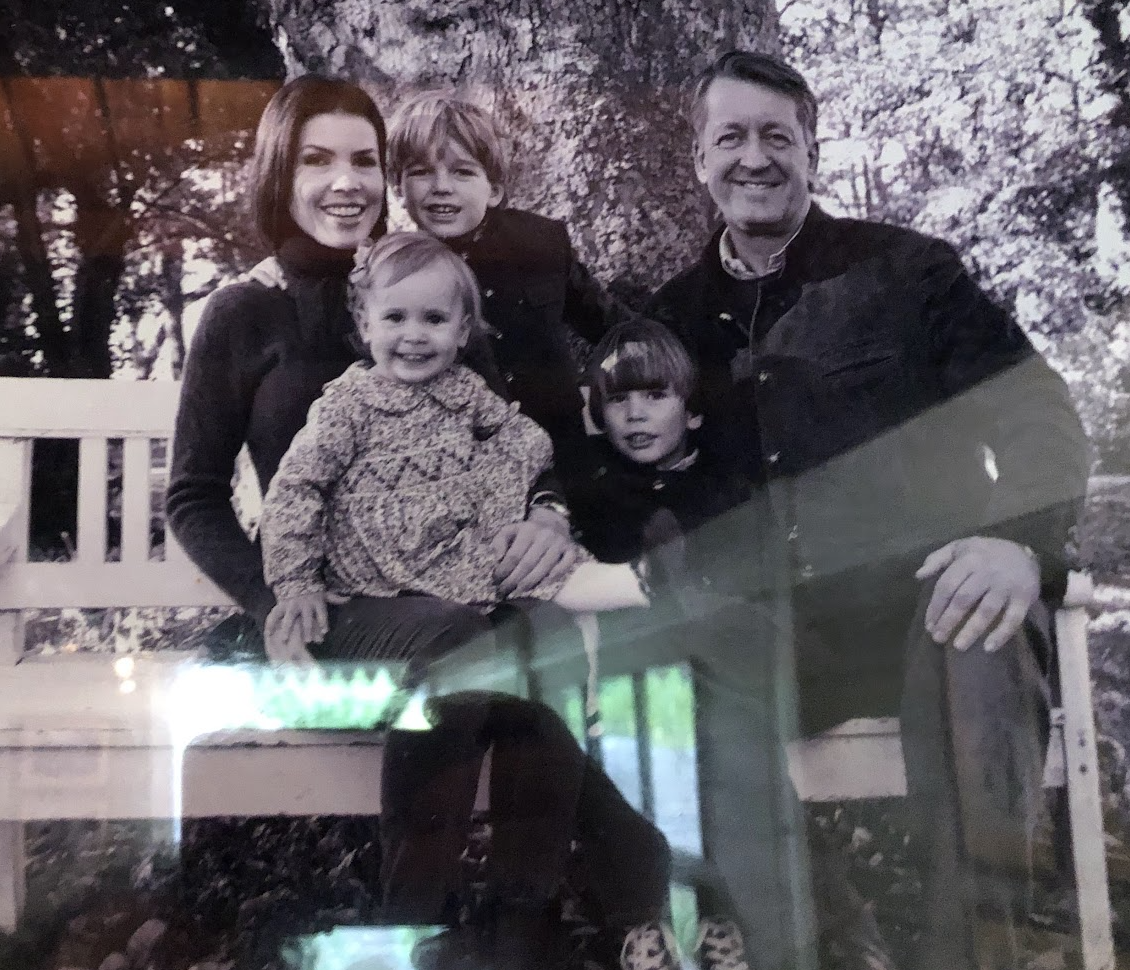 Die Familie Thott heute. Wir konnten den Schlossherrn sogar sehen. Er fuhr mit einem alten Fahrrad durch den Schlossgarten.